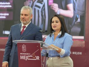 Reporta Gladyz Butanda entrega de 53 mil tarjetas gratuitas del teleférico