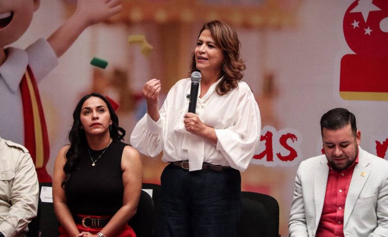 Fabiola Alanís reconoce el Sistema de Cuidados de los CENDIS del PT