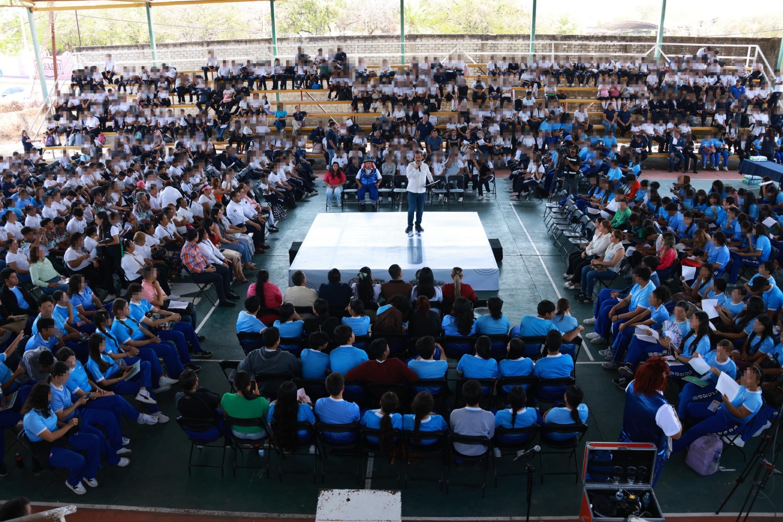 FGE alerta a estudiantes de Ocumicho, Antúnez, Cherán y La Cantera sobre riesgos digitales, adicción a pantallas y delitos en línea contra menores
