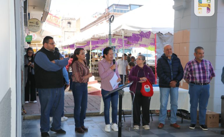 Jeovana Alcántar realizó la décimo tercera entrega de pollitos doble propósito