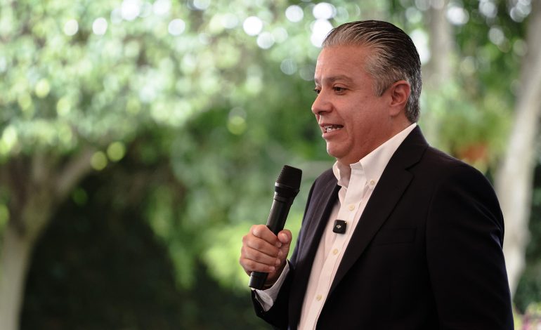 El Satmich apoya a contribuyentes con discapacidad auditiva: Luis Navarro.