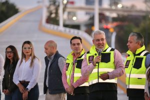 Bedolla abre a la circulación puente de distribuidor vial de la salida a Pátzcuaro