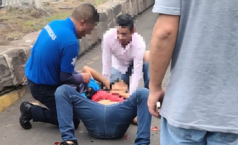 Ciudad Hidalgo: Menor resulta lesionado tras choque en avenida Morelos.