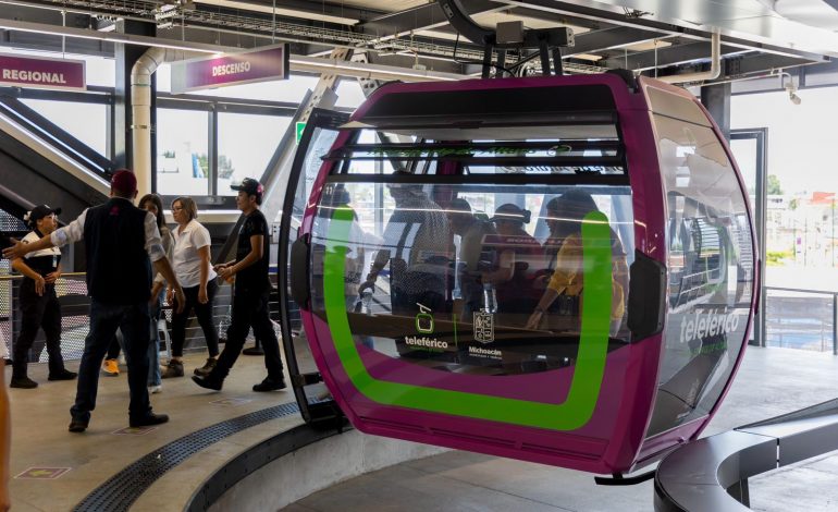 Con el teleférico de Uruapan, recorre desde el cielo los barrios históricos de la ciudad.