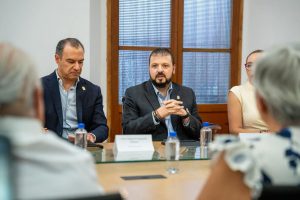 Gobierno de Michoacán instala mesa de diálogo para destrabar huelga en la UMSNH: Raúl Zepeda.<br>