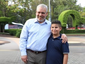 Bedolla y cientos de familias celebran el Día de la Niñez en el Festival Jalo.<br>