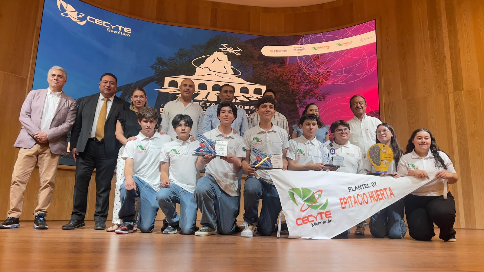 ¡Nos vamos a China! Jóvenes michoacanos ganan pase al mundial de robótica