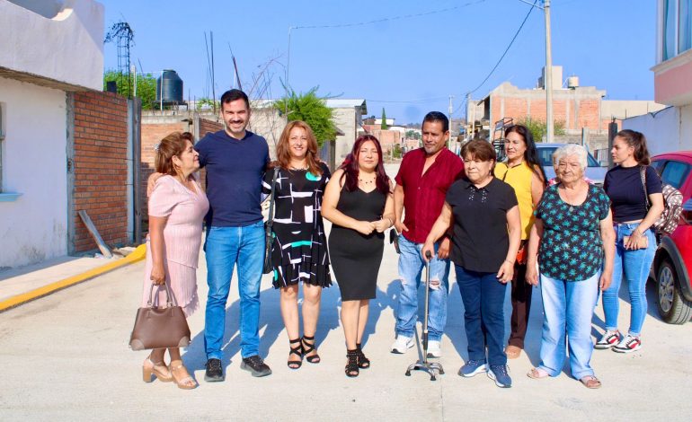 Yankel Benítez visita La Morita y refrenda atención directa a las familias morelianas