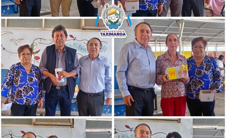 En preparatoria Taximaroa festejaron a los docentes por su día