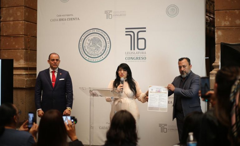 Vanhe Caratachea invita a niñas y niños a ser parlamentarios