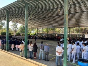 Carlos Torres Piña fortalece acciones de prevención con ponencia sobre uso seguro de redes sociales en Uruapan