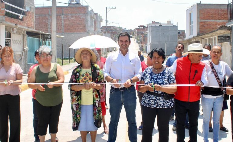 Yankel Benítez entrega calles a colonia 3 de Agosto