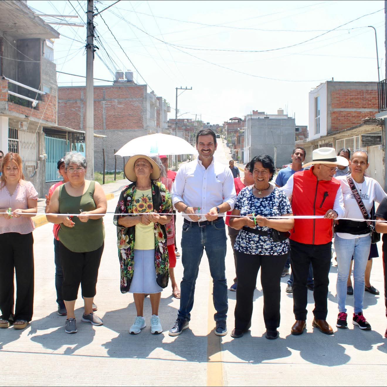 Yankel Benítez entrega calles a colonia 3 de Agosto