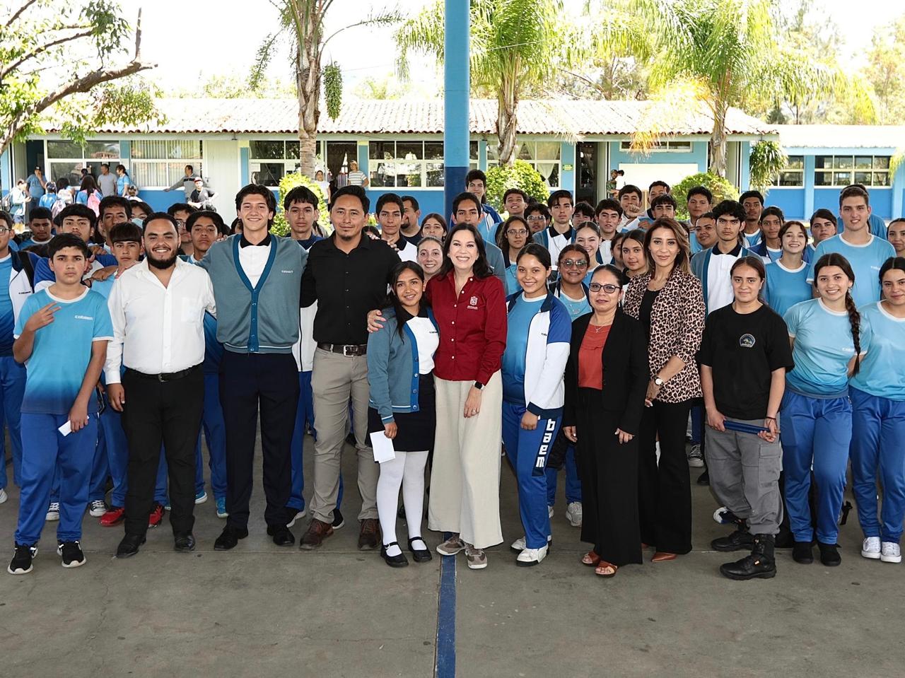 Más de 500 planteles de bachillerato en Michoacán con pase automático