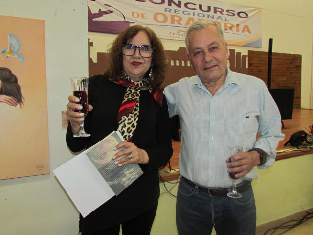 Con gran éxito se presentó el libro «Corazón de Luna»