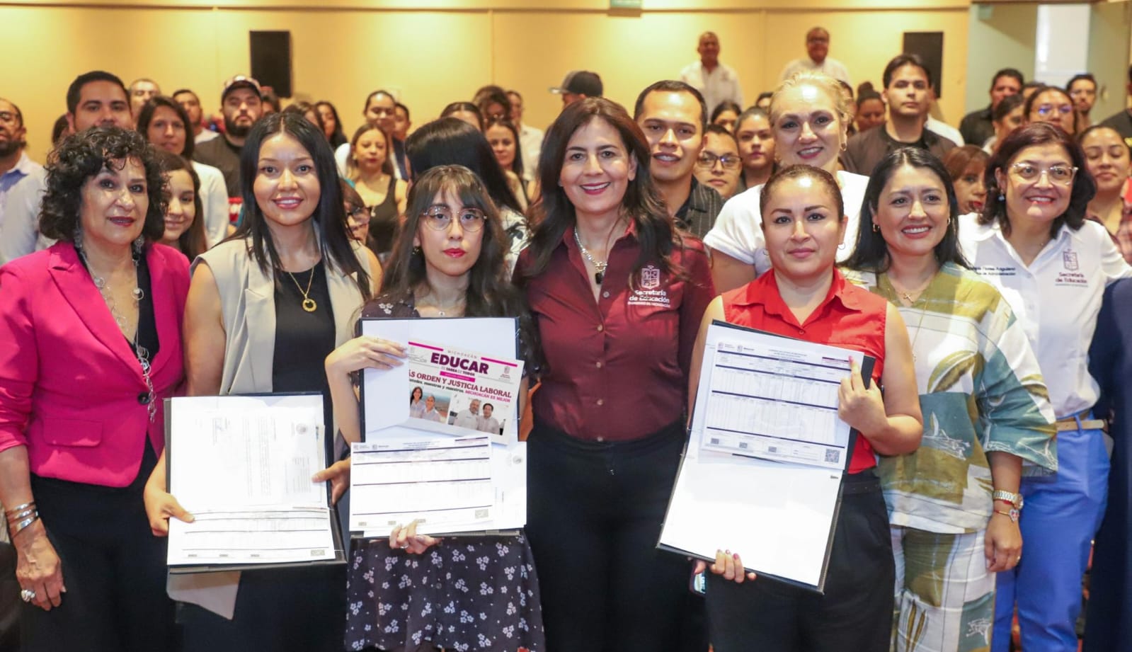 Garantizamos transparencia y justicia para personal administrativo: Gabriela Molina