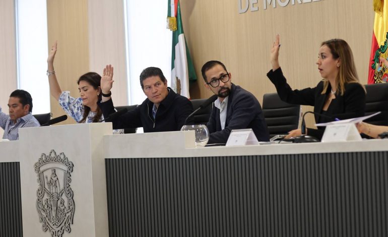 Aprueba Cabildo por unanimidad entrega de la Presea Generalísimo Morelos a Enrique Ramírez Villalón