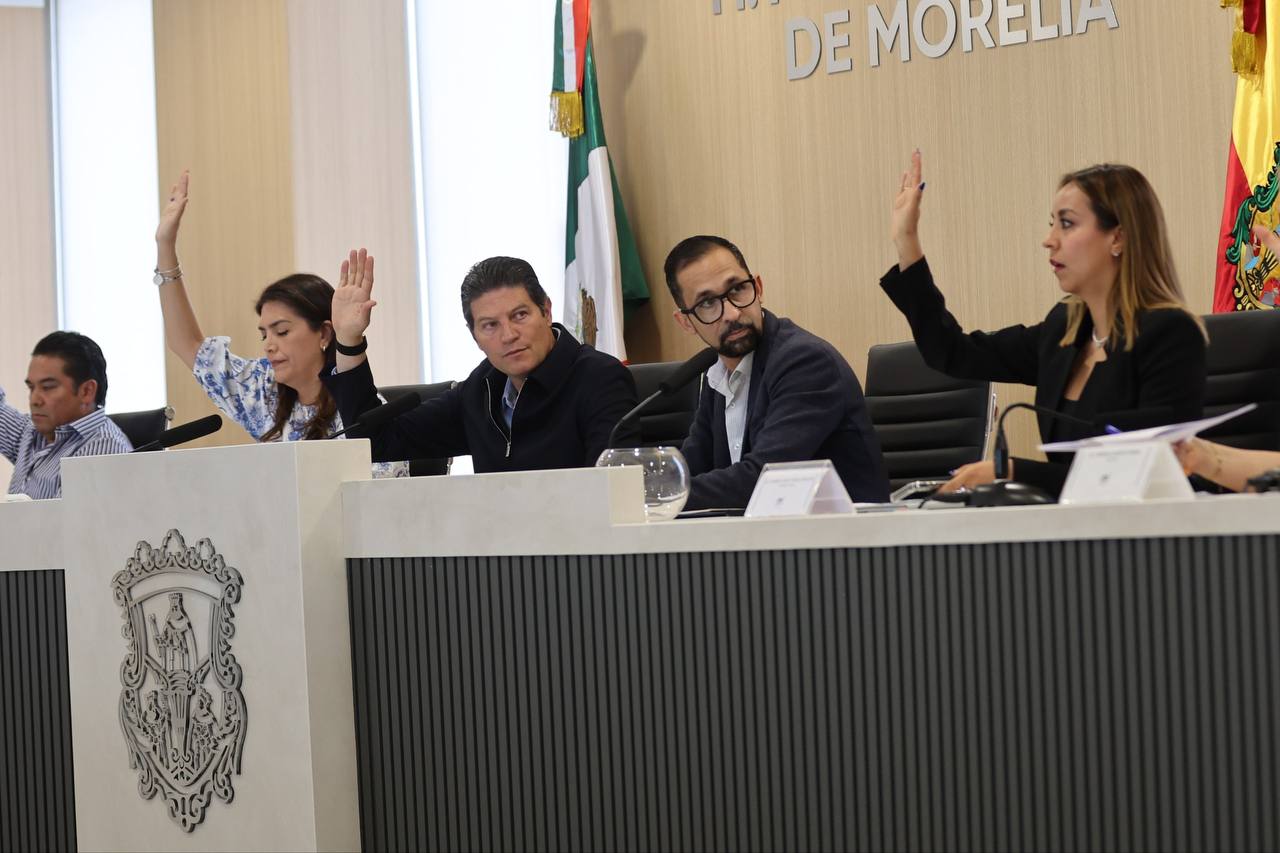 Aprueba Cabildo por unanimidad entrega de la Presea Generalísimo Morelos a Enrique Ramírez Villalón