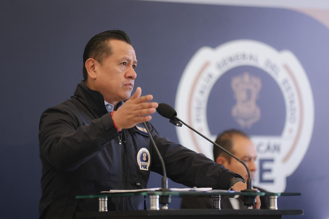 Carlos Torres Piña impulsa Sistema PRESENTE para fortalecer seguridad escolar y brindar tranquilidad a las familias