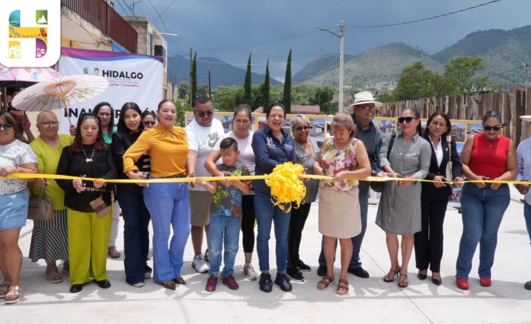 Jeovana Alcántar inauguró la segunda etapa de la construcción de drenaje sanitario, línea de agua potable y pavimentación hidráulica de la Calle Orquídea