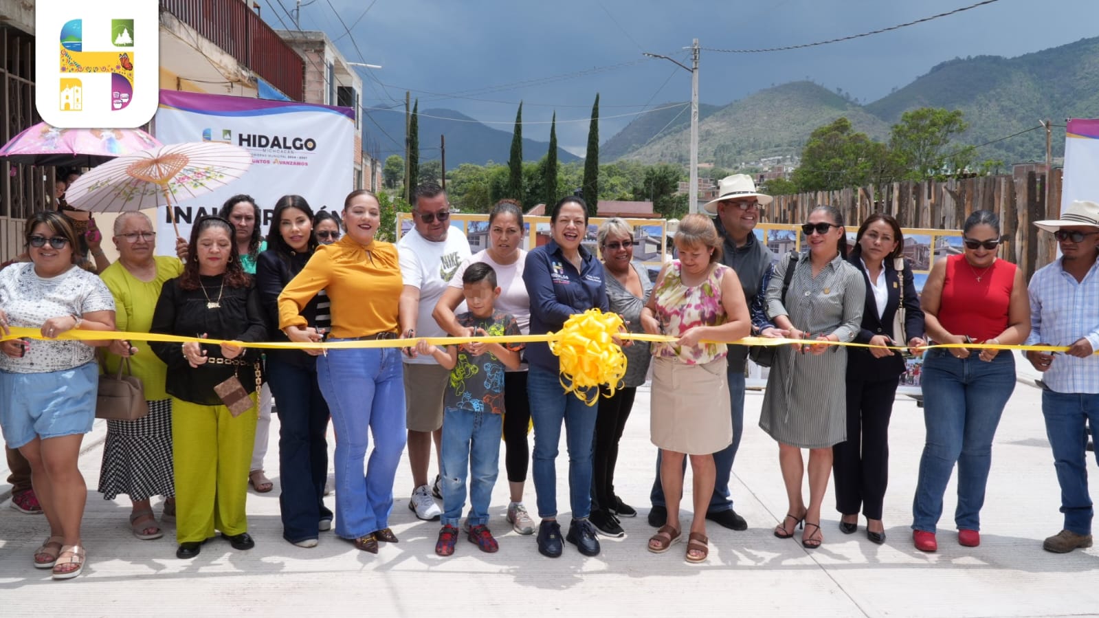 Jeovana Alcántar inauguró la segunda etapa de la construcción de drenaje sanitario, línea de agua potable y pavimentación hidráulica de la Calle Orquídea