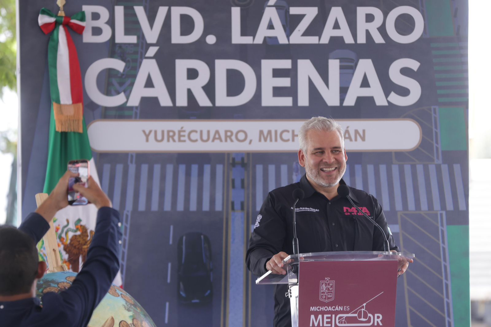 Arranca Bedolla rehabilitación del boulevard Lázaro Cárdenas de Yurécuaro