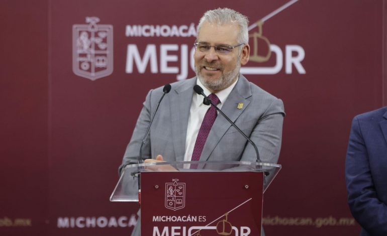 Bedolla presenta cabinas de última generación para el teleférico de Morelia