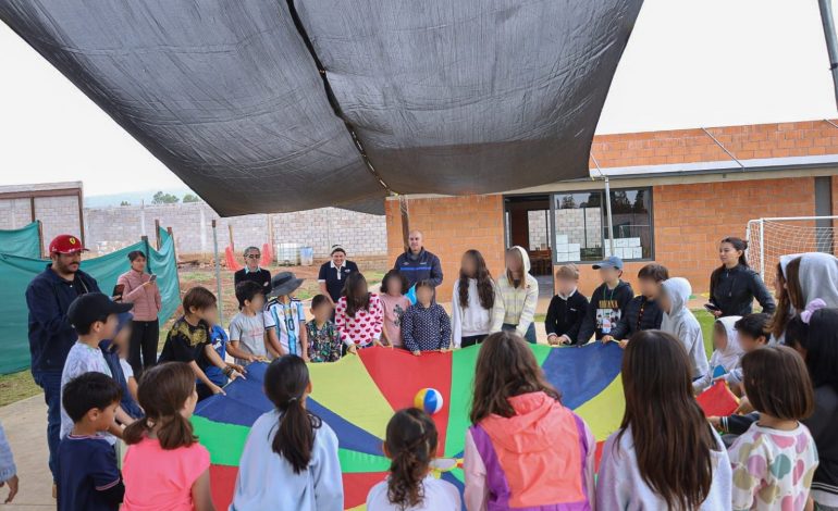 Adolfo Torres lleva “Guardianes del Agua” al Colegio Misión Montessori