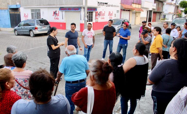 Yankel Benítez lleva atención directa a la colonia Precursores de la Revolución