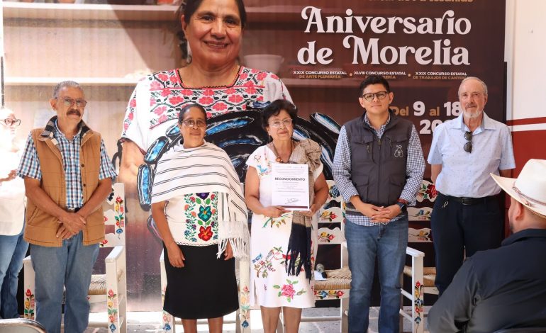 Continúa entrega de fichas para aspirantes a Escuelas Normales de Michoacán