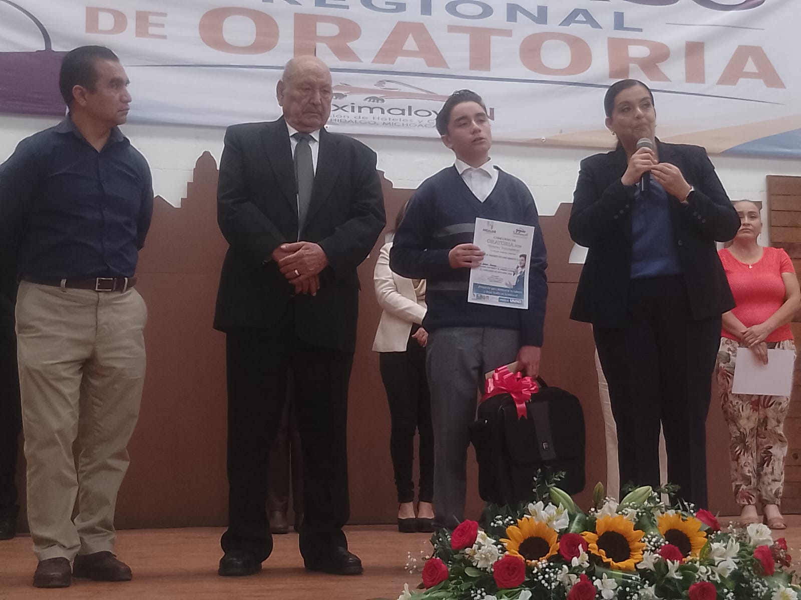 Karol Javier Arroyo ganó el primer lugar en concurso de oratoria