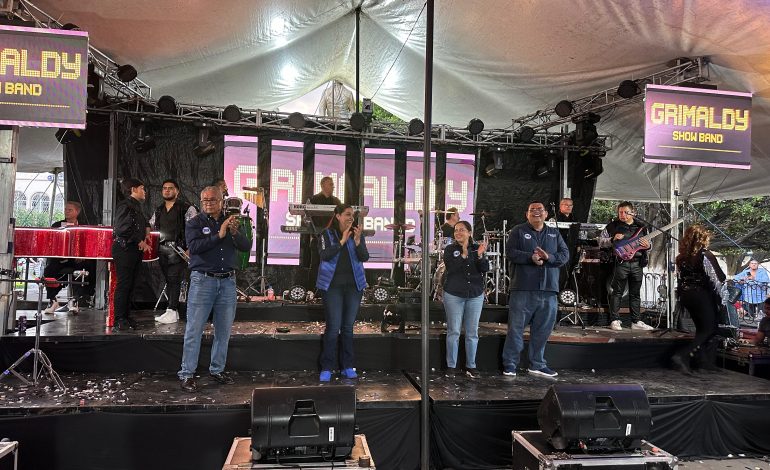 Cientos de familias celebran a las mamás hidalguenses en emotivo festejo realizado en el Jardín Principal