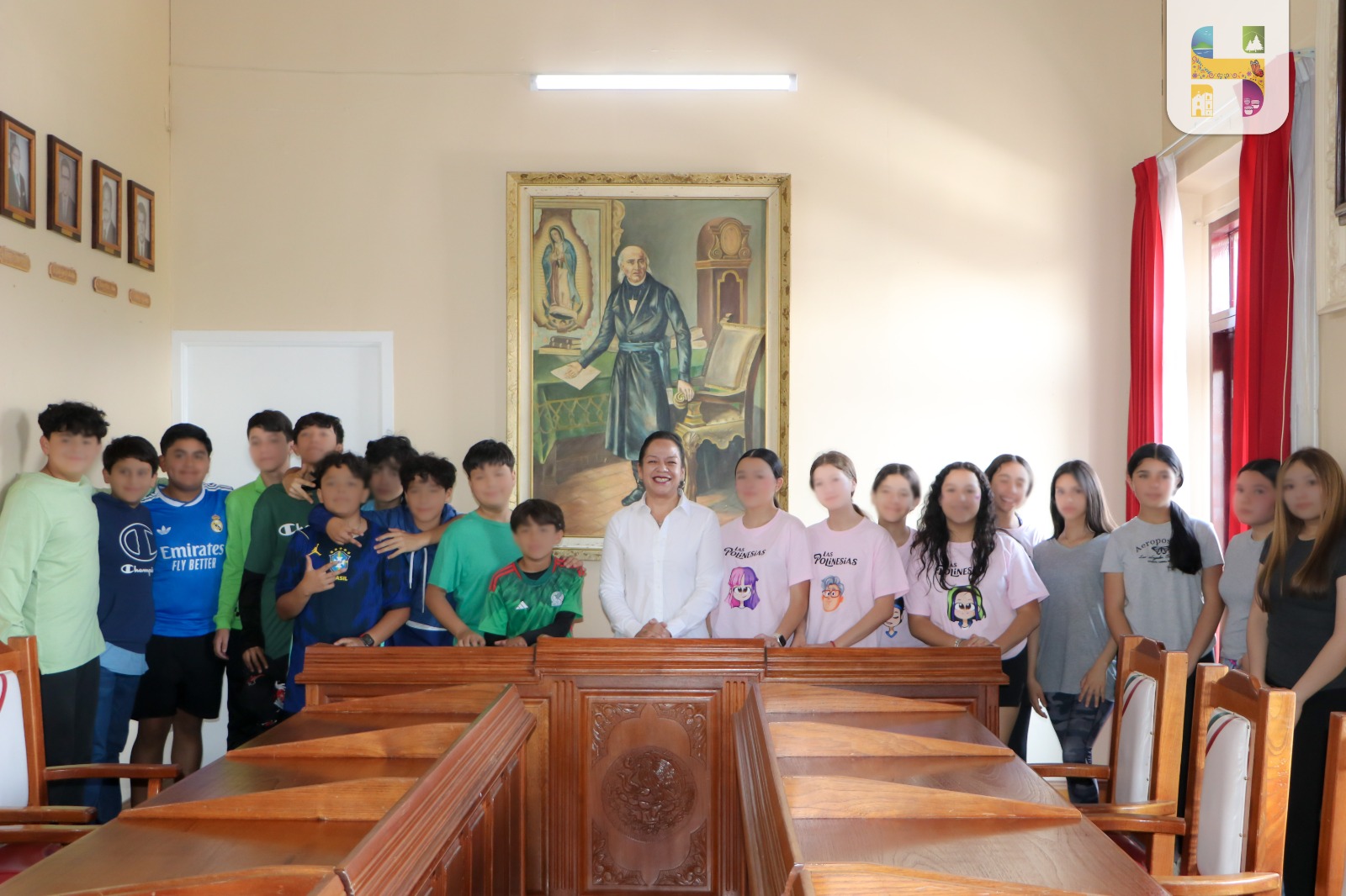 Jeovana Alcántar recibió a alumnos de la Escuela Secundaria William Shakespere