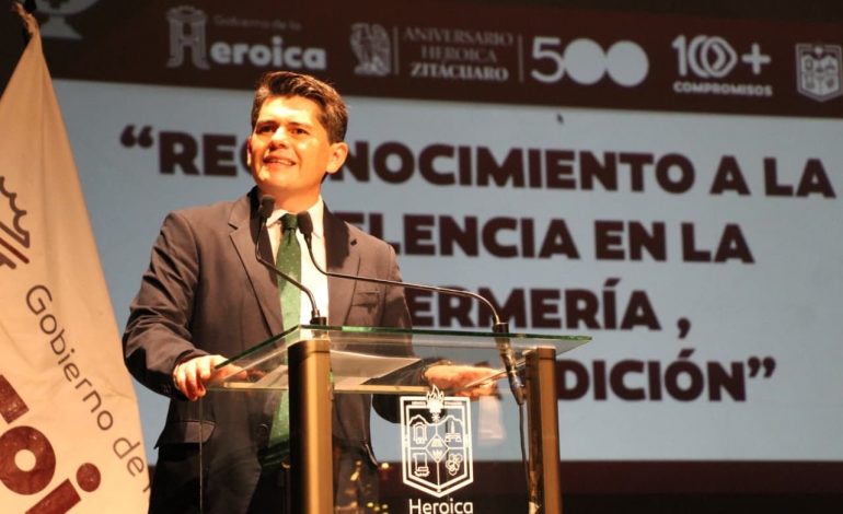 Toño Ixtláhuac reconoce la labor de enfermeras y enfermeros de Zitácuaro y la región Oriente de Michoacán