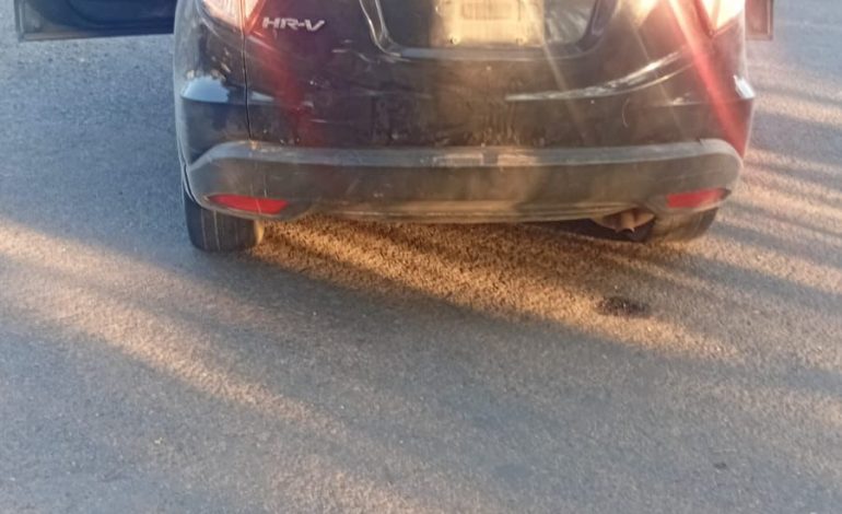 En la carretera libre Uruapan-Pátzcuaro matan a tres personas y las abandonan en un vehículo