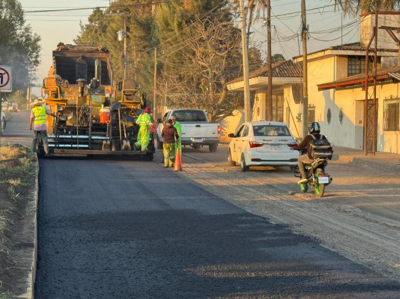 Con paso firme, obras viales en Uruapan alcanzan hasta un 80 % de avance: Rogelio Zarazúa
