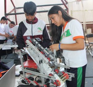 Delegación del Cecytem busca clasificar al Mundial de Robótica en China