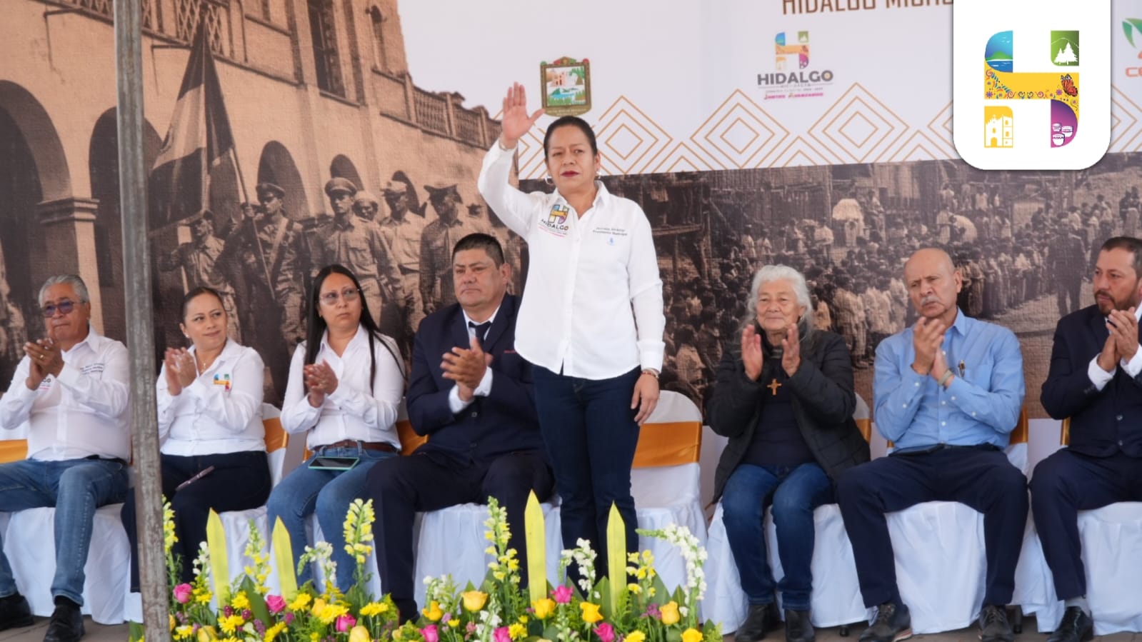 Jeovana Alcántar encabezó el acto Cívico Conmemorativo del 103 Aniversario de la fundación de la Tenencia de San Antonio Villalongín