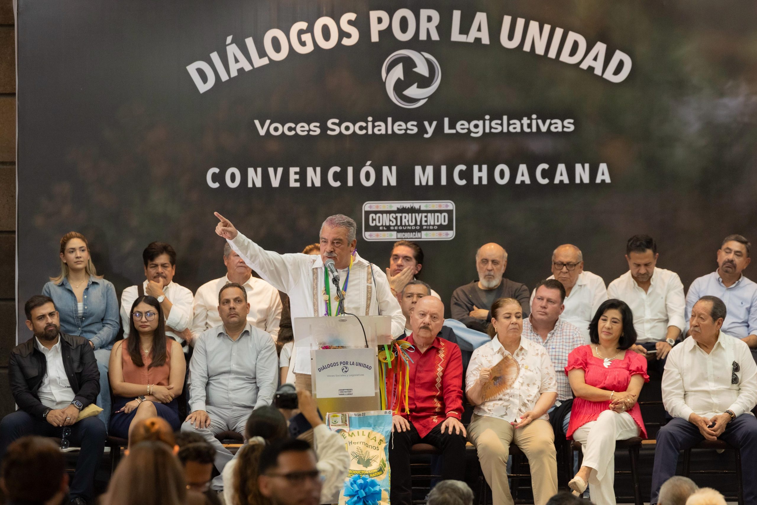 «El pueblo de Michoacán le levantará la mano a Raúl Morón en el 2027»: legisladores federales