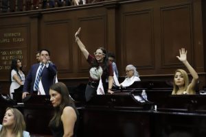Personas menstruantes podrán justificar su inasistencia a la escuela por motivos de gestión menstrual