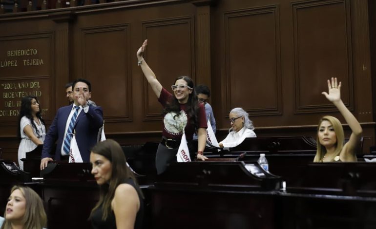 Personas menstruantes podrán justificar su inasistencia a la escuela por motivos de gestión menstrual
