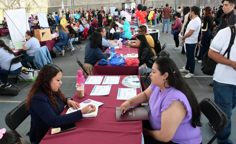 Más de mil 800 oportunidades de trabajo se ofertaron en 5 municipios de Michoacán