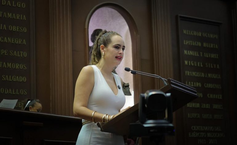 Celebra Sandra Ruiz aprobación de dictamen para la dignificación de la menstruación en Michoacán