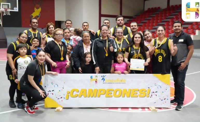 Jeovana Alcántar realizó la premiación correspondiente al Segundo Torneo Intermunicipal de Basquetbol Mixto 2026