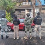 FGE ejecuta tres cateos en Morelia; asegura más de 2 mil dosis de narcótico y detiene a tres personas