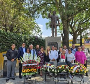 Centenario de Manuel Buendía: recuerdan su legado y llaman a rescatar la esencia del periodismo<br>