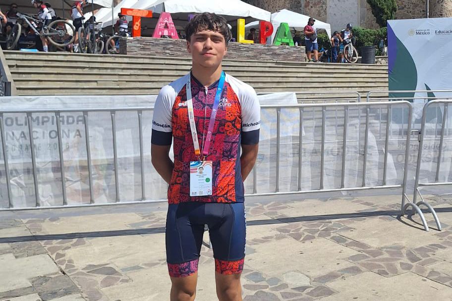 Plata para Michoacán en ciclismo de montaña en la Olimpiada Nacional 2026.
