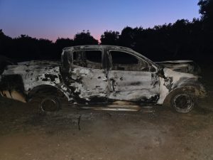 Investiga FGE hechos registrados en Pátzcuaro; cinco personas fallecidas y tres vehículos asegurados.
