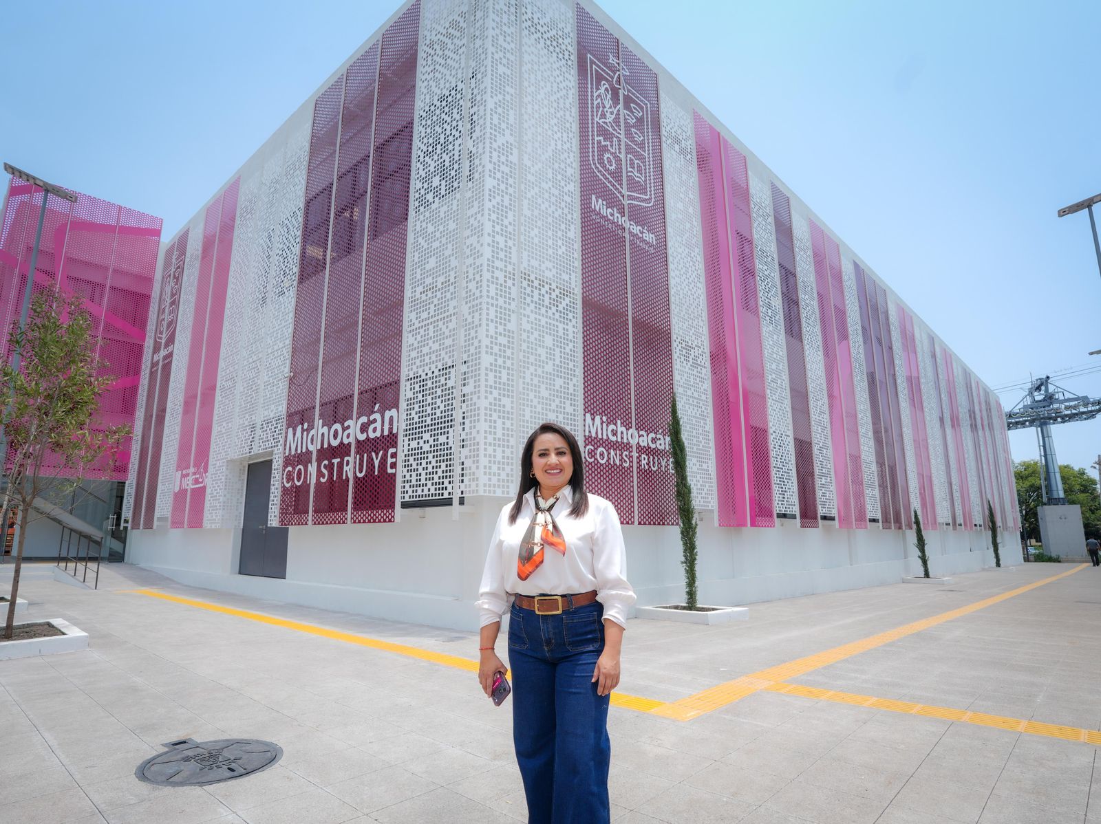 Realiza Gladyz Butanda última supervisión del DIF de Uruapan previo a su inauguración.