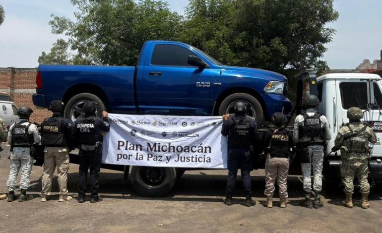 Guardia Civil y Defensa detienen a 5 hombres armados en Uruapan.